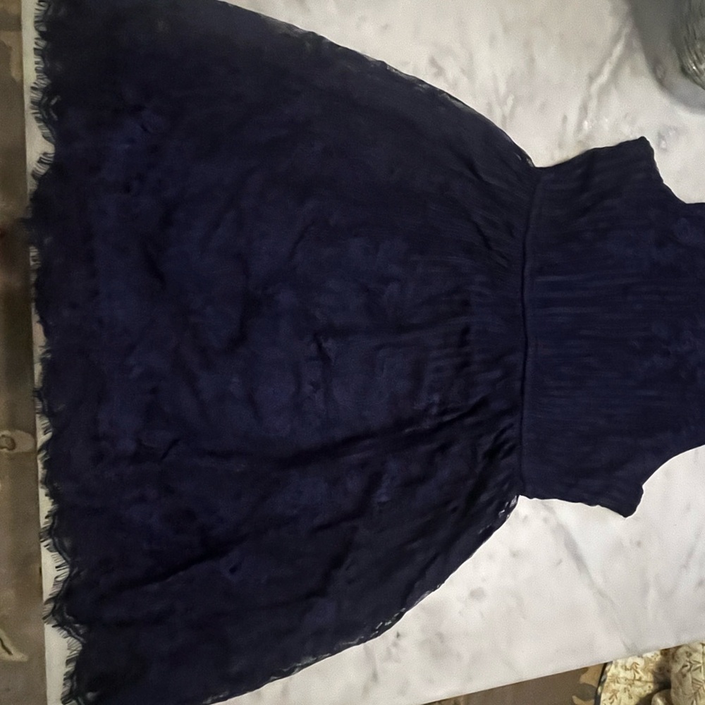 Women’s lace dress-navy large
